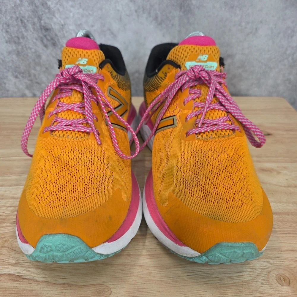 New‎ Balance Fresh Foam 680v7 Running Shoes Womens 9 B Orange Sneakers Trainers